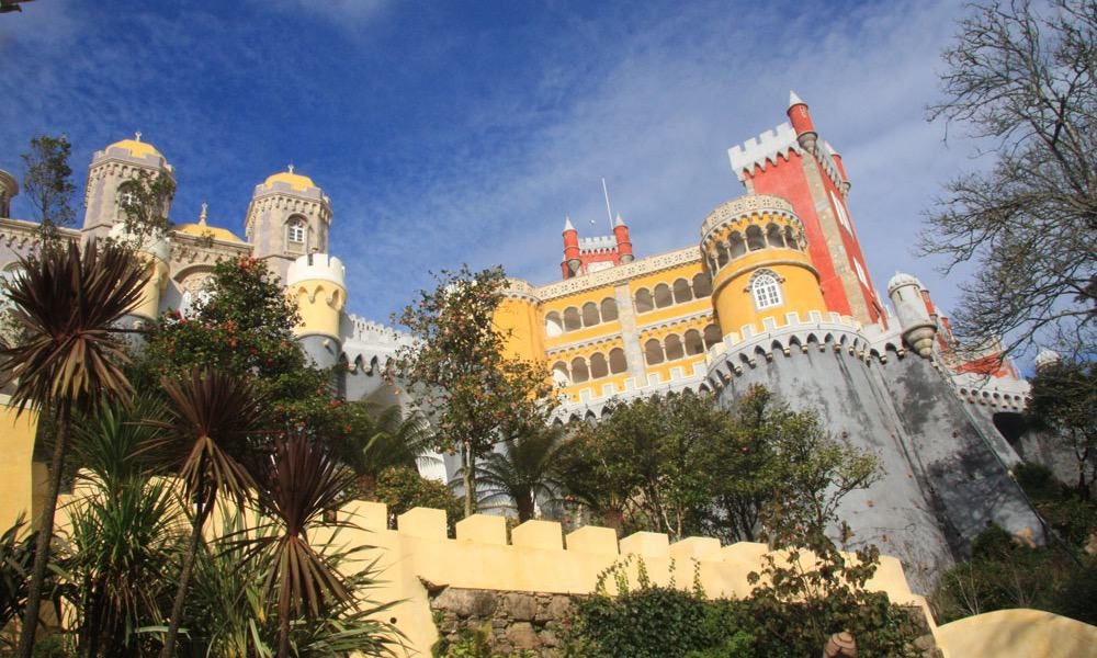 The beaufitul Palácio Nacional da Pena in Sintra